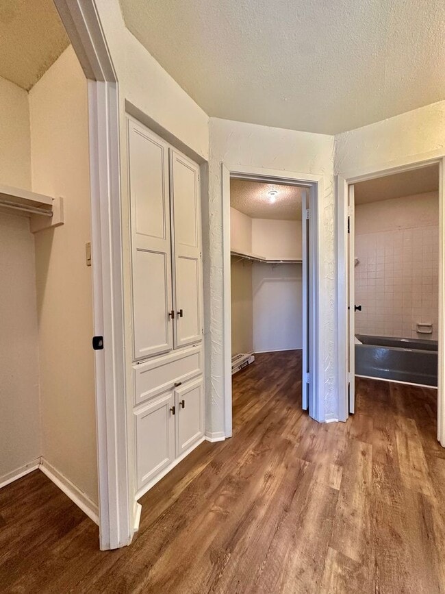 Building Photo - COMING DECEMBER 2025- 2 Bedroom 1.5 Bathroom Condo + Clubhouse/Pool/River Access