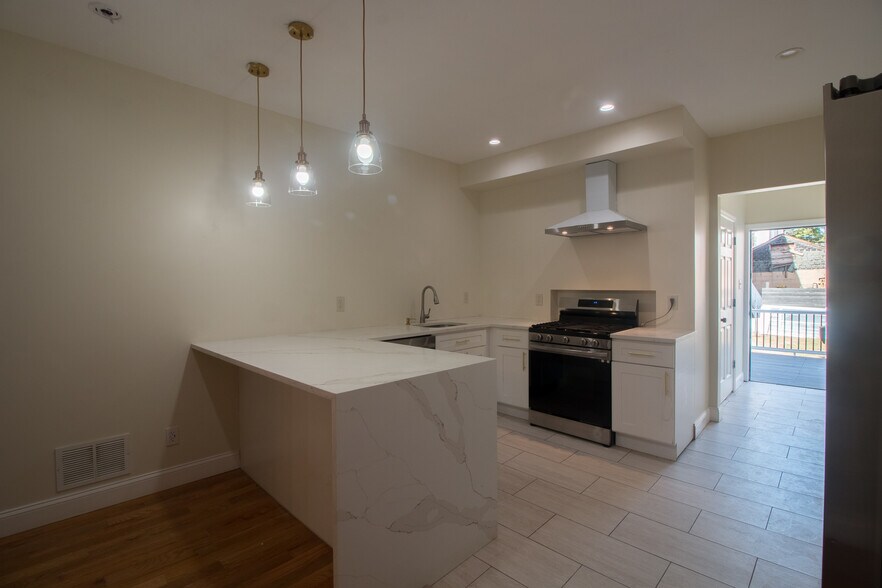 kitchen - 187-189 Littleton Ave