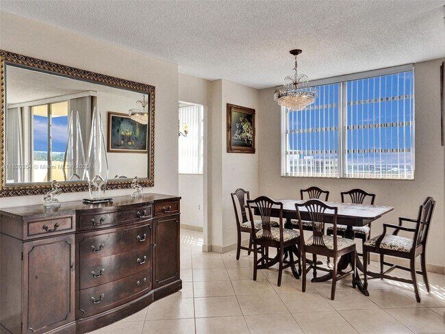 Building Photo - 1833 S Ocean Dr