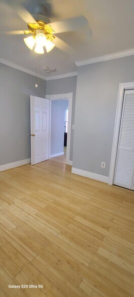 Building Photo - 162 Andover St