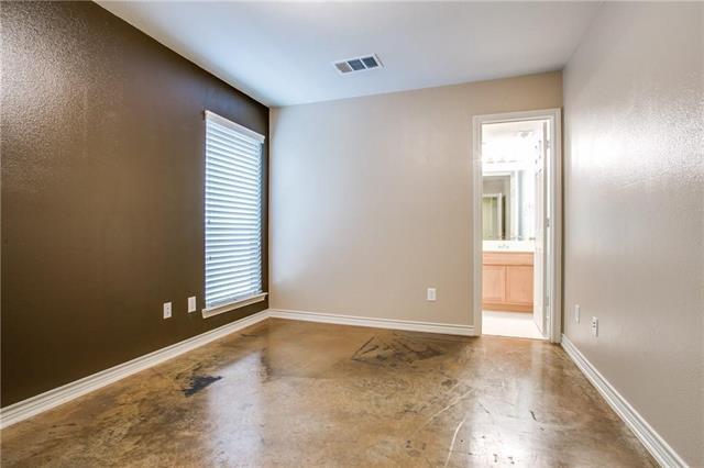 Building Photo - 2415 Stutz Dr