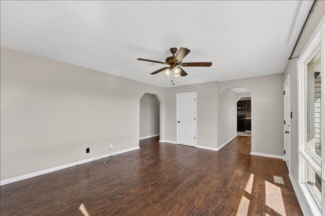 Building Photo - 372 Clutts Rd