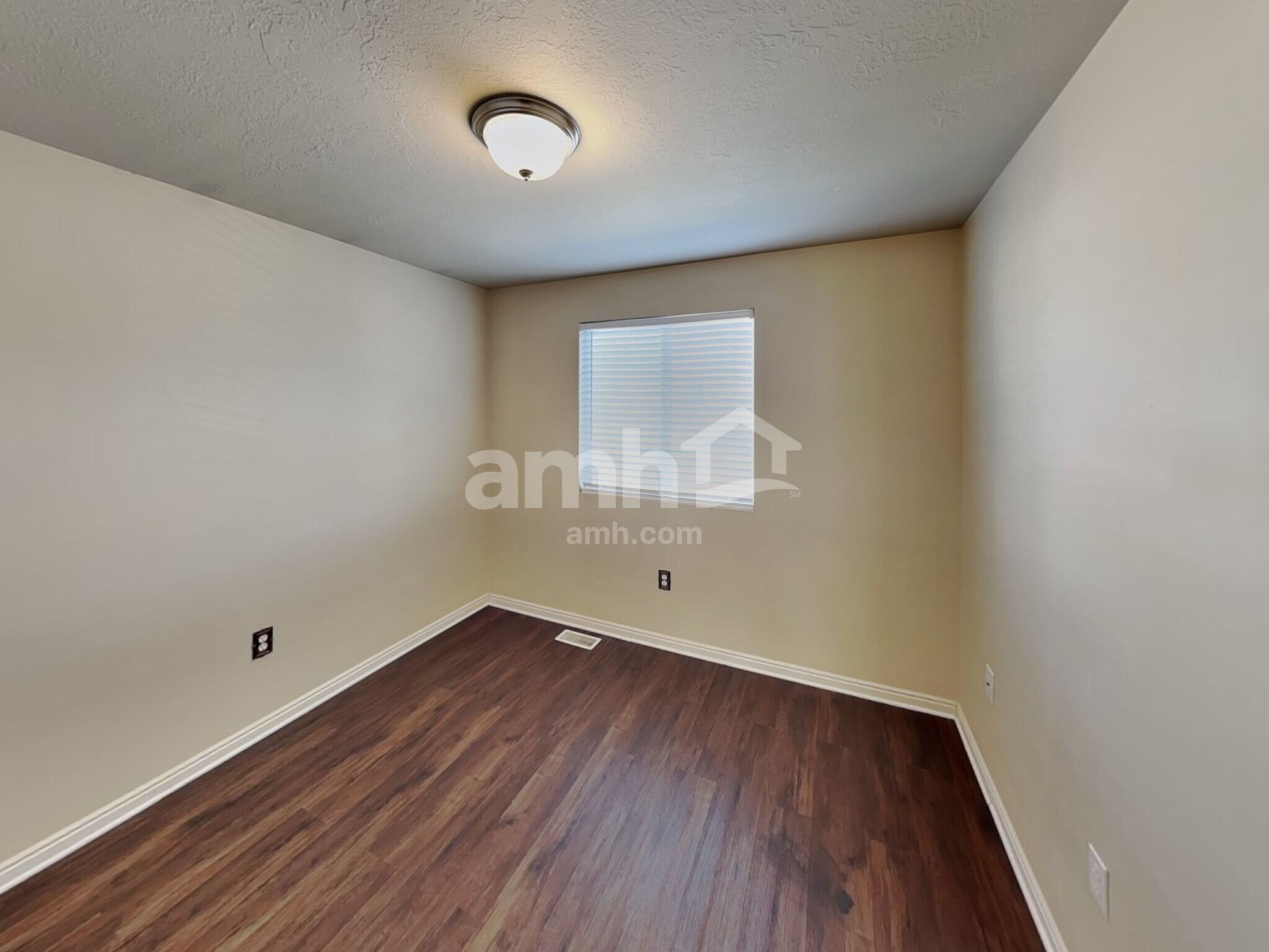 Building Photo - 1991 W 550 N