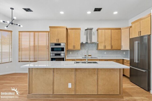 Building Photo - Beautiful 4Bdm 2Ba Home with Private Backyard in Gilbert!