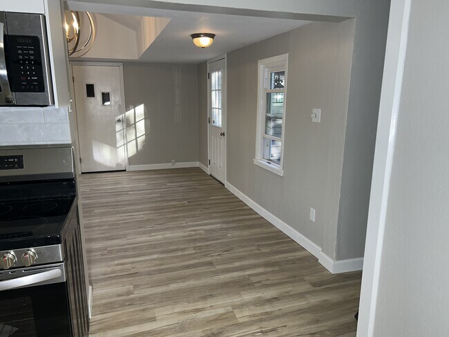 Building Photo - 2220 S 1st Ave