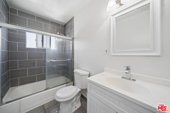 Building Photo - 1206 Hayworth Ave