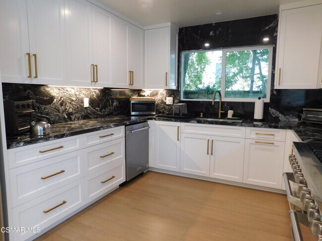 Building Photo - 30024 Quail Run Dr