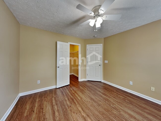 Building Photo - 226 Vintage Cir