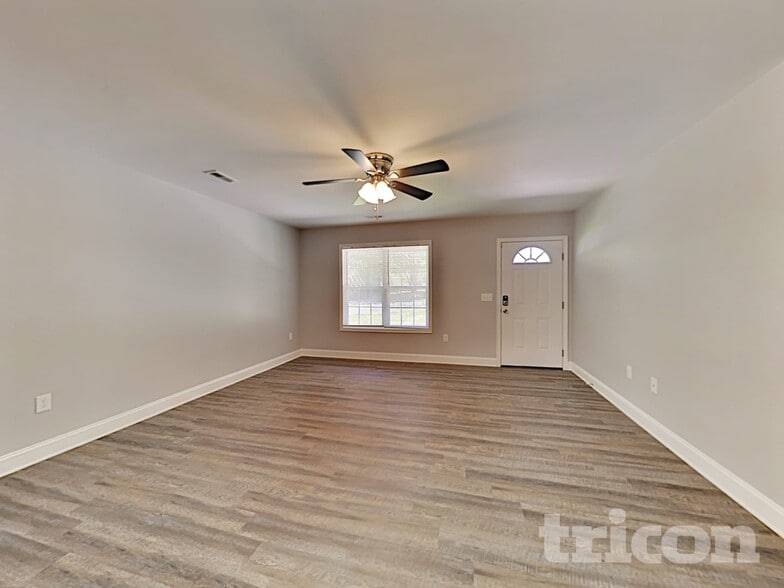 Building Photo - 708 Deaton St