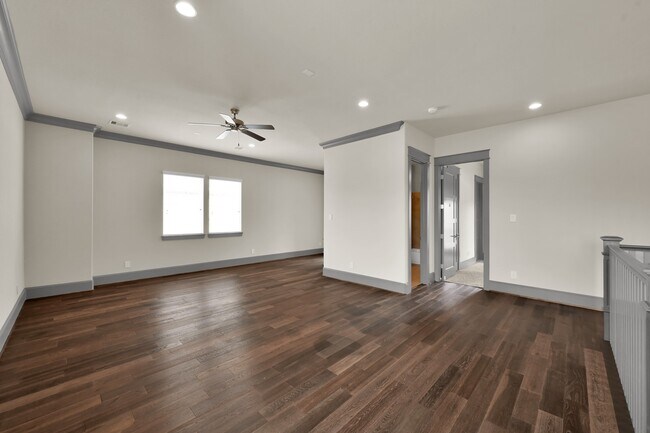 Building Photo - 2331 Bottlebrush Ln