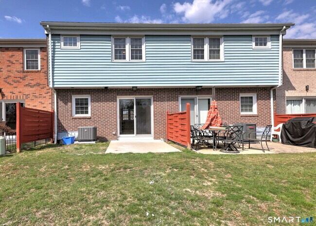 Building Photo - 65 Salem Walk