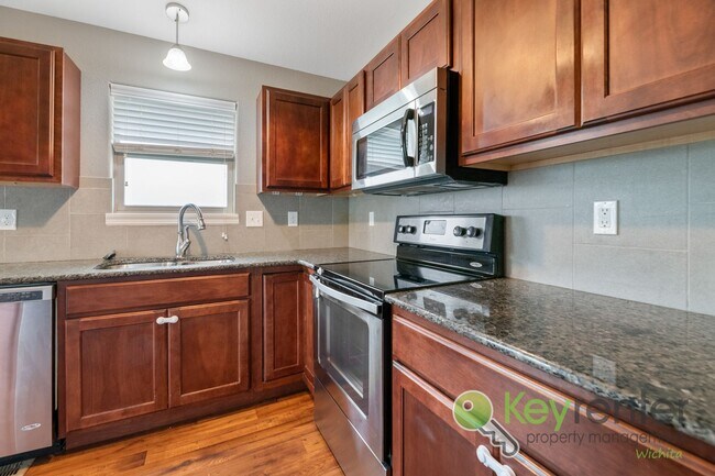 Building Photo - 2401-2403 E Coolwater St Duplex