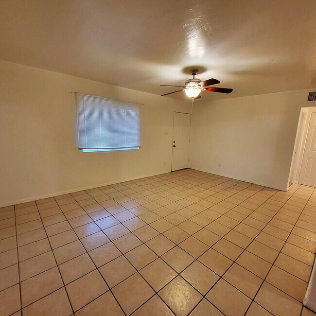 Building Photo - AFFORDABLE HOME IN PHOENIX JUST EAST OF DO...