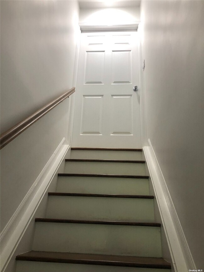 Building Photo - 231 Evergreen Ave