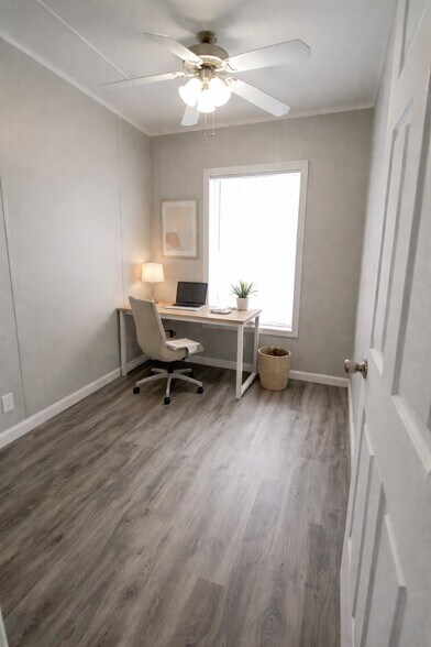 Building Photo - 9 Deerwood Park