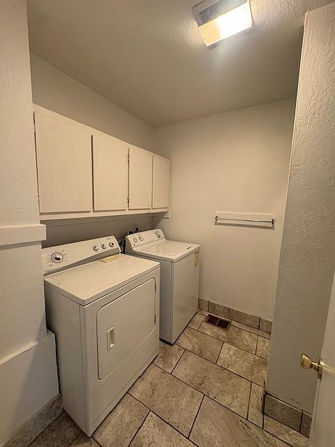 Building Photo - Looking for a place with extra space and easy living?