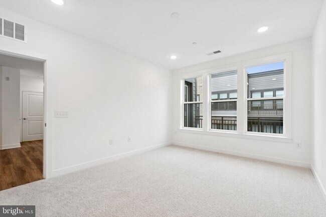 Building Photo - 21731 Dovekie Ter