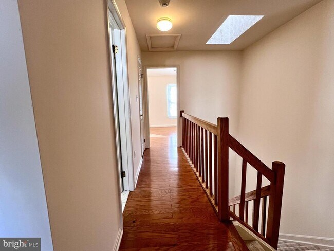 Building Photo - 1525 Templeton Pl