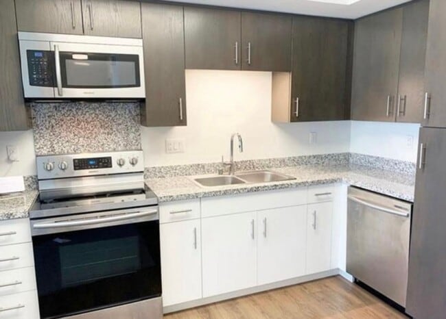 Building Photo - Ke Kilohana - 1-bdrm/1-bath/1-assigned parking stall/+Storage Unit & Electric Allowance