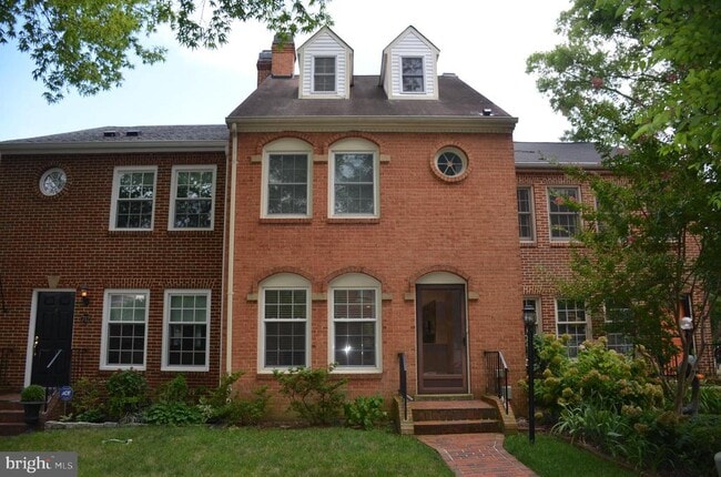 Primary Photo - 714 Wilkes St