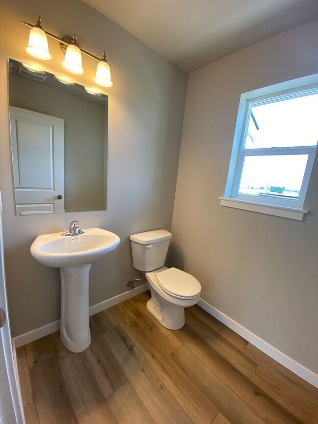 Building Photo - NO1418