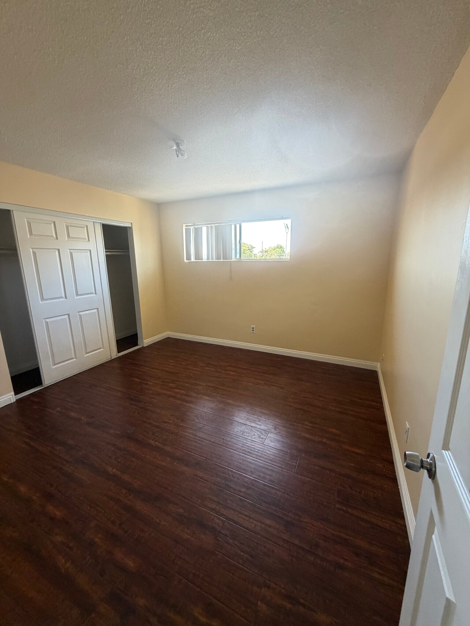 Building Photo - 3412 W Canoga Pl
