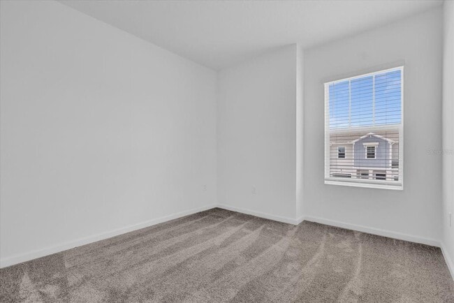 Building Photo - 2474 Skyline Lp