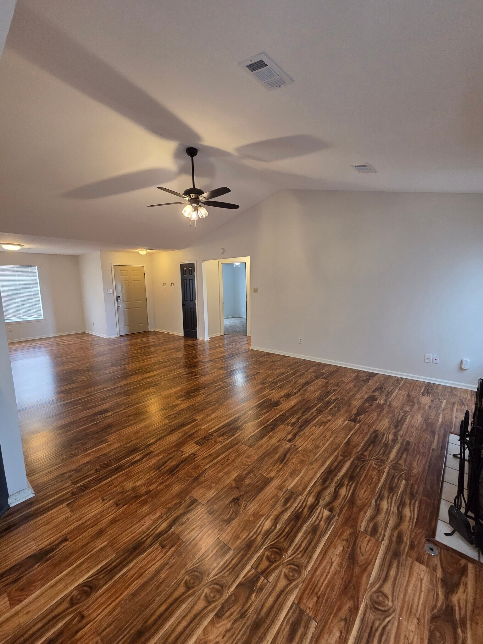 Building Photo - 3002 Oakbrook