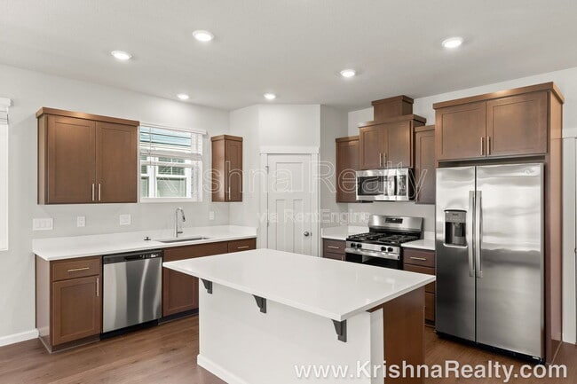 Building Photo - 3513 SE Salal Ln
