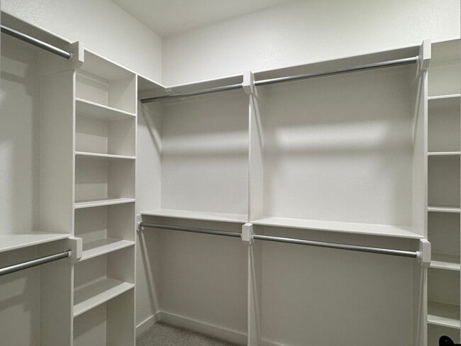Building Photo - 9256 Villas Ct