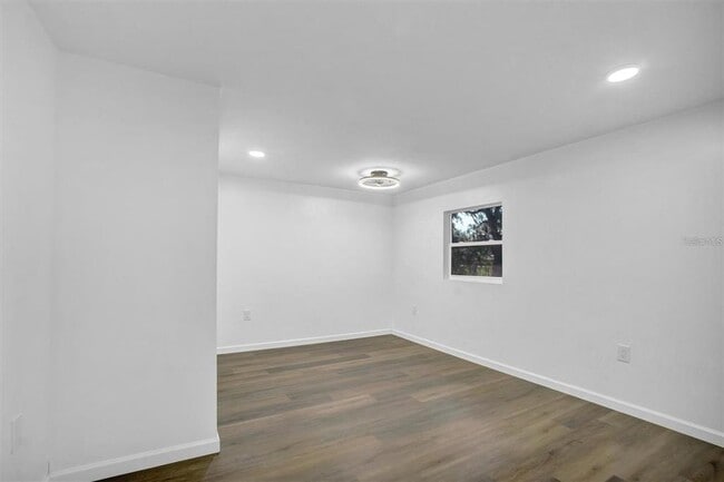 Building Photo - 414 Monroe Ln