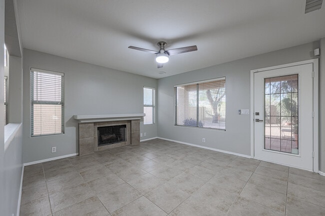 Building Photo - 4218 E Palo Brea Ln