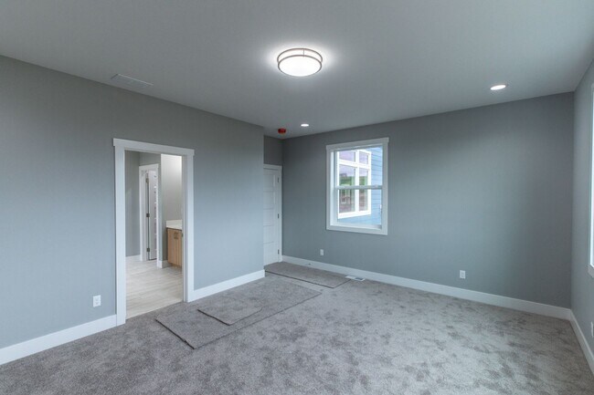 Building Photo - Beautiful 4bed 2bath home on Military Hill!