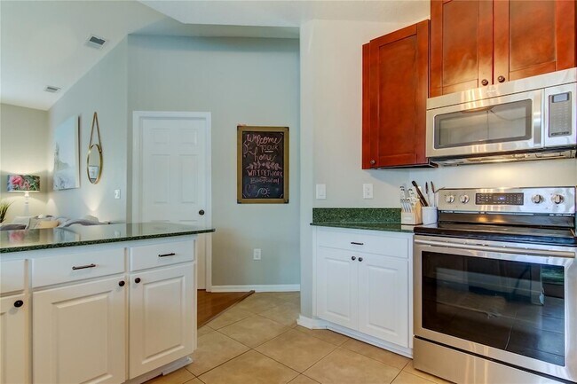 Building Photo - 1421 Beach Club Ln