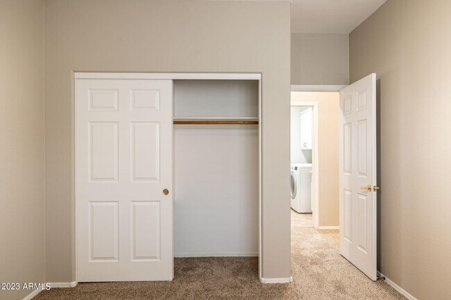 Building Photo - 3338 W Hemingway Ln