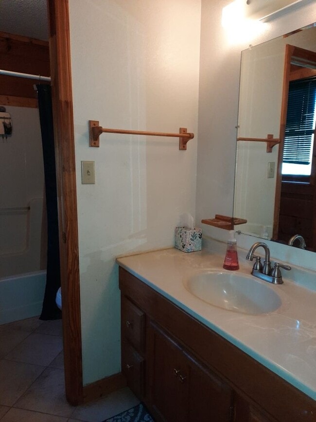 Building Photo - $1,600 - 4 Bedroom 2 Bathroom Furnished Log Cabin on the Creek