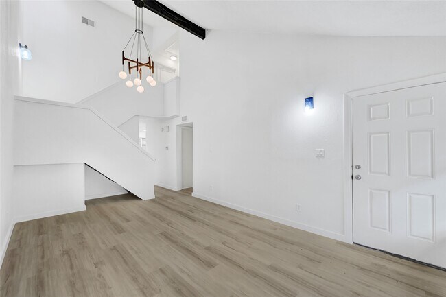 Building Photo - 12527 Wellington Park Dr