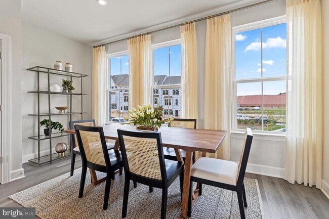 Building Photo - Beautiful 3-Bedroom Townhome in Brandywine!
