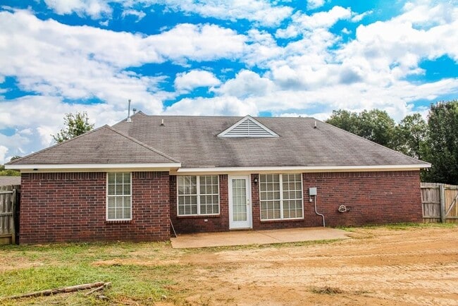 Building Photo - 20 Cypress Ridge Cove