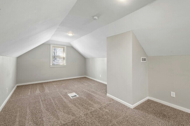 Building Photo - 6520 Stevens Ave