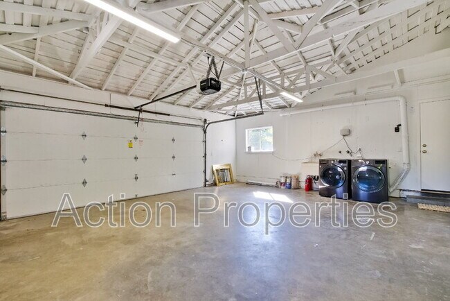 Building Photo - 86 Dalma Dr