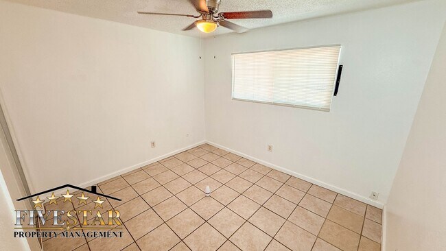Building Photo - 1217 Tulare St