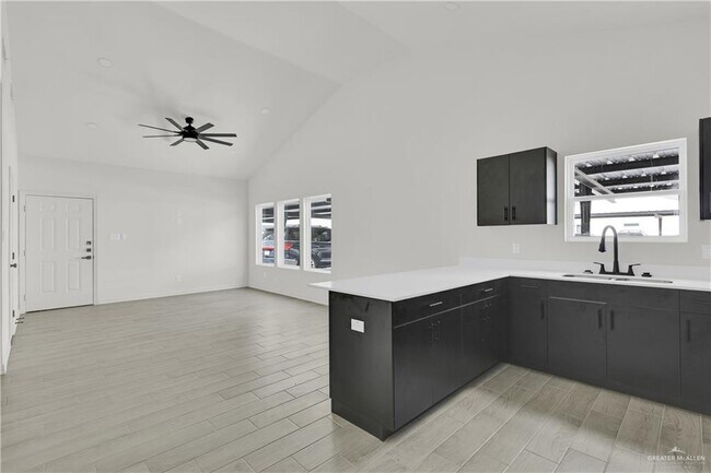 Building Photo - 23 Robin Rd