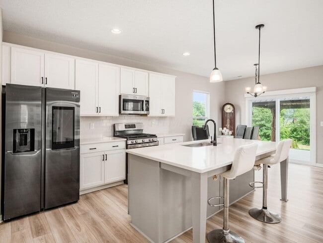 Building Photo - 7233 Celebration Dr