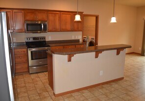 Building Photo - 708 Sundance Dr