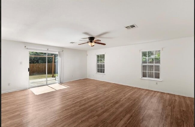 Building Photo - 1605 Balsam Way
