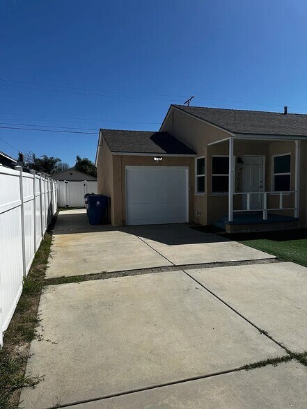 Building Photo - 7038 Yarmouth Ave