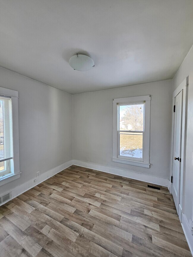 Building Photo - 616 Lee St