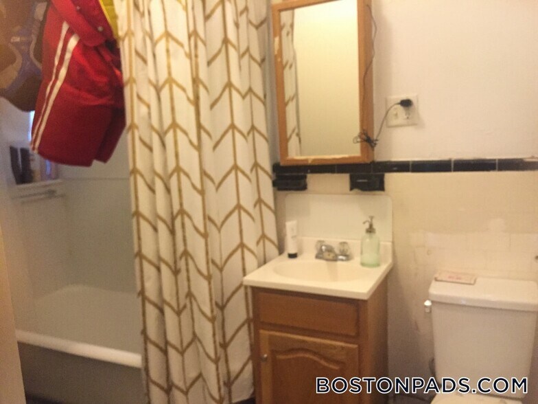 Building Photo - 1375 Commonwealth Ave