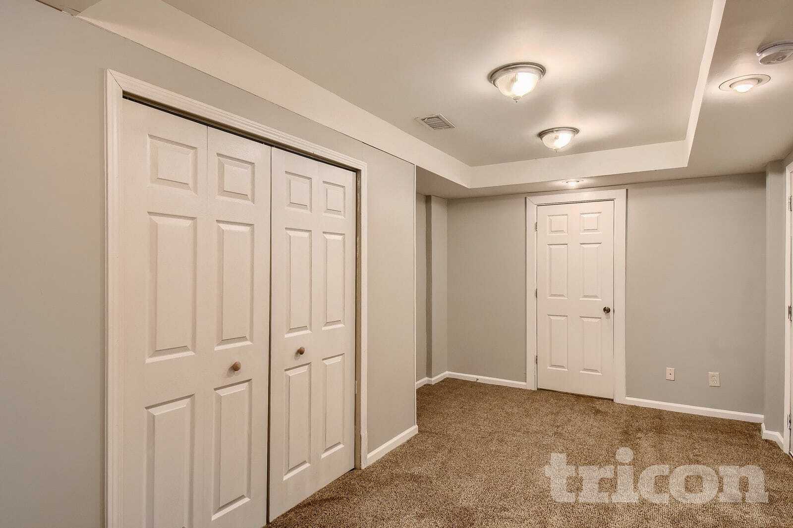 Building Photo - 1401 Lancaster Ct